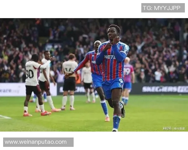 曼城凭借梅开二度的凯恩绝杀击败利物浦，登顶积分榜